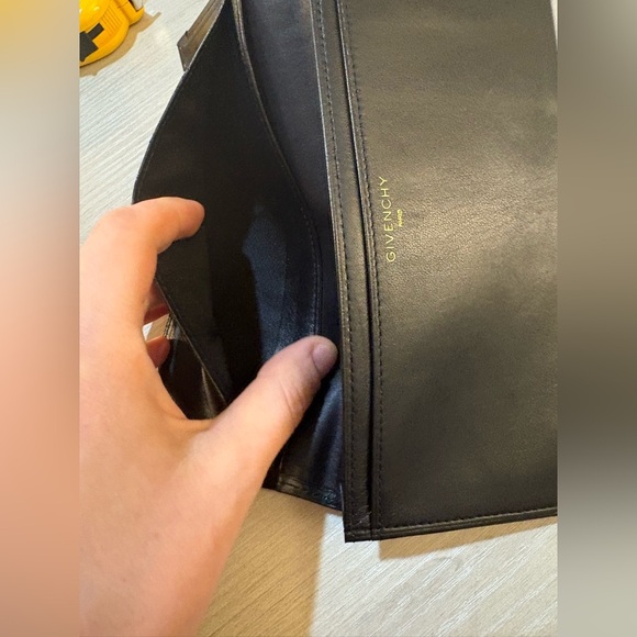 Givenchy Black Leather wallet, excellent condition - Picture 7 of 11